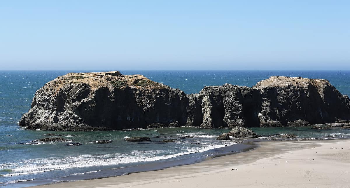 sea stacks off Bandon Beach seen from Face Rock Viewpoint